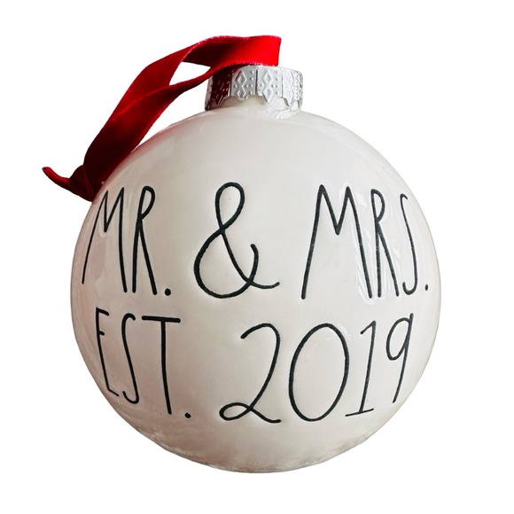 RAE DUNN Magenta “Mr. & Mrs. Est. 2019” Ivory Ceramic Artisan Collection - Picture 1 of 2